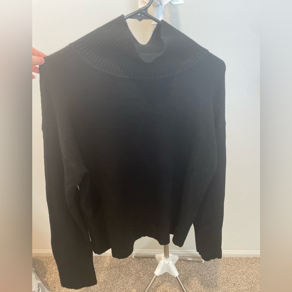 Cyrus women’s Classic Black Turtleneck Sweater